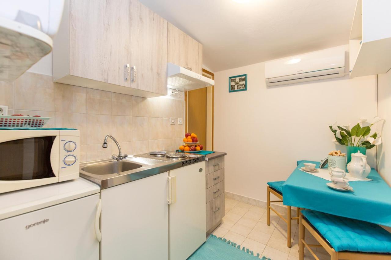 Studio Apartman Branka ลาบิน ภายนอก รูปภาพ