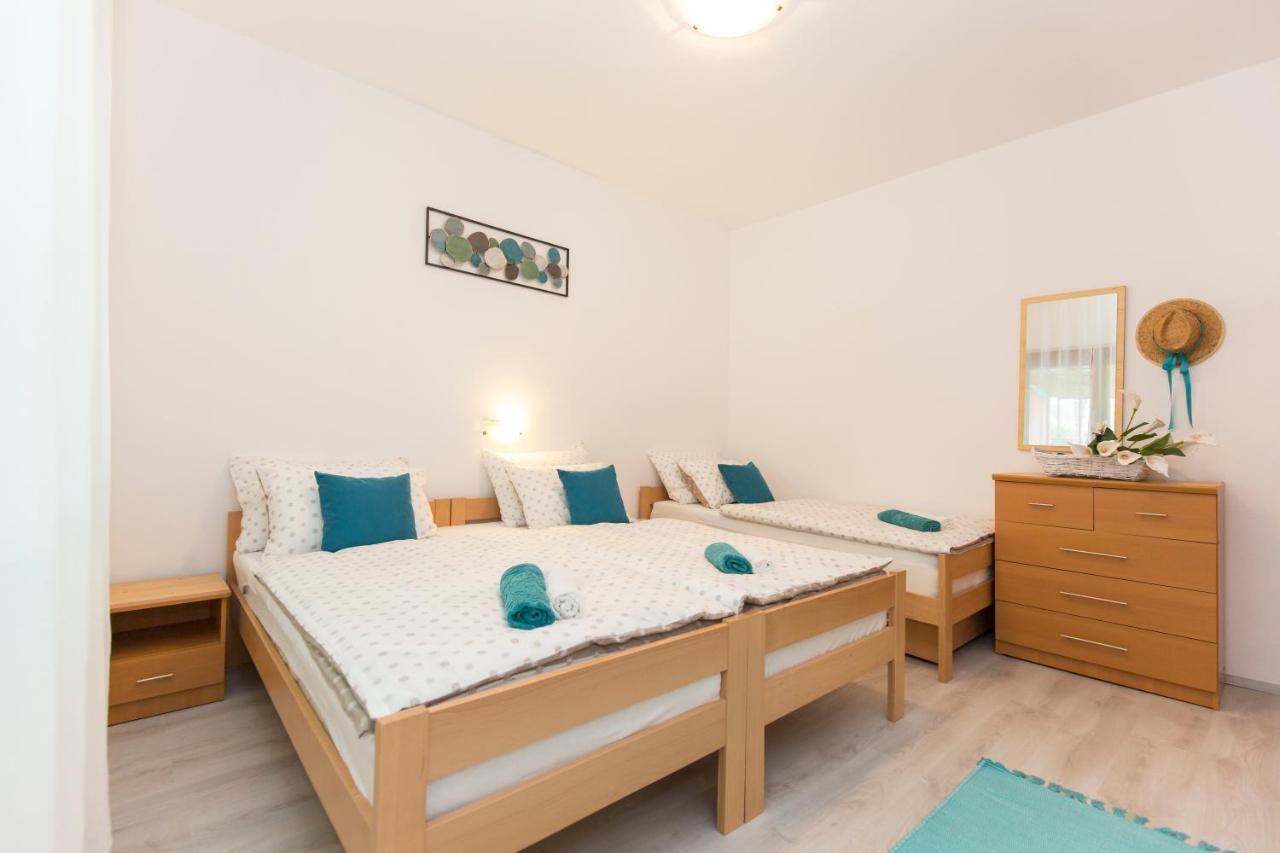 Studio Apartman Branka ลาบิน ภายนอก รูปภาพ