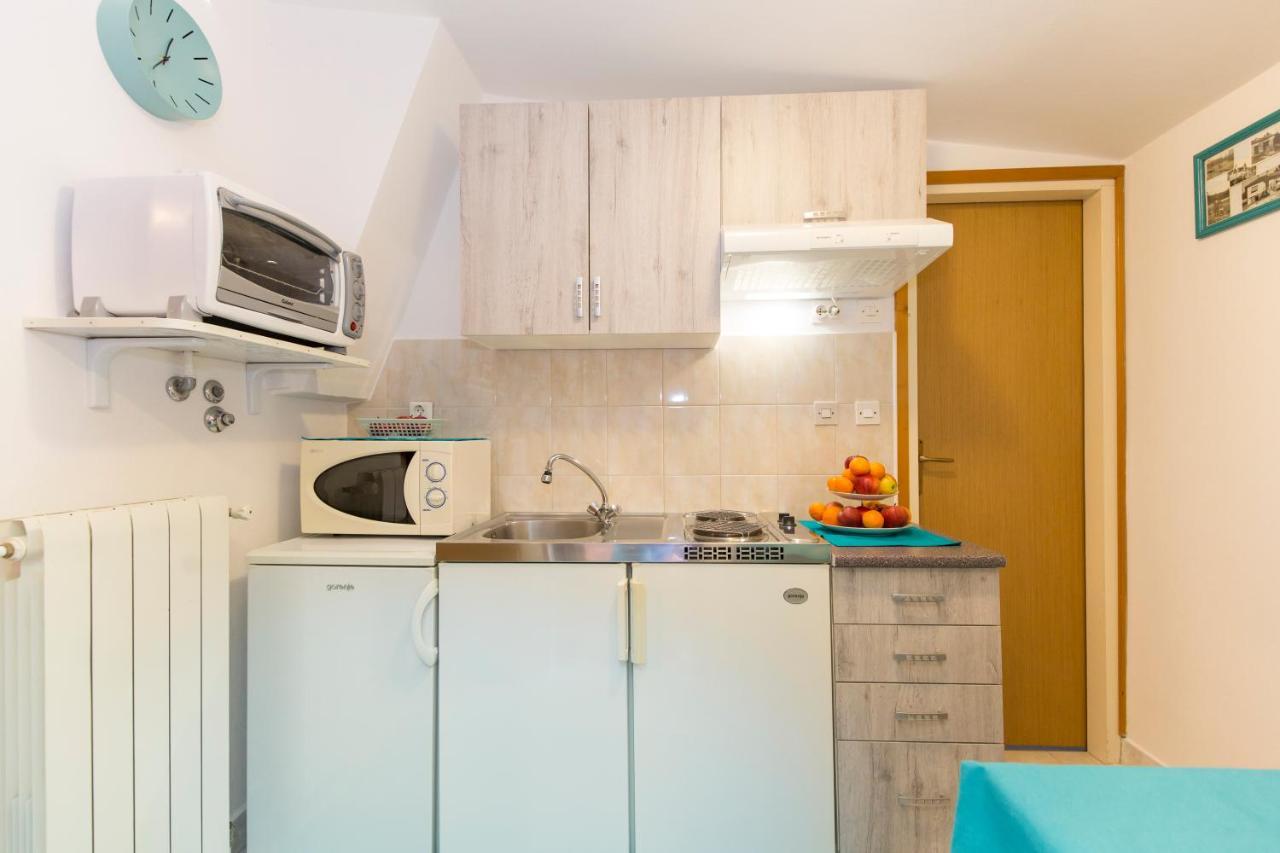 Studio Apartman Branka ลาบิน ภายนอก รูปภาพ